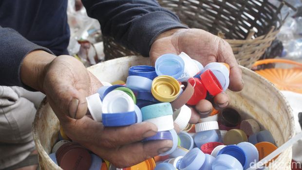 Menukar sampah dengan emas di Bank Sampah Induk Kota Bandung