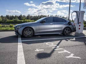 Alasan Mercedes-Benz Indonesia Pilih Tak Jual Mobil Hybrid
