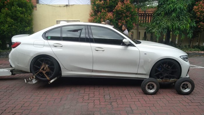 Mobil BMW Surabaya