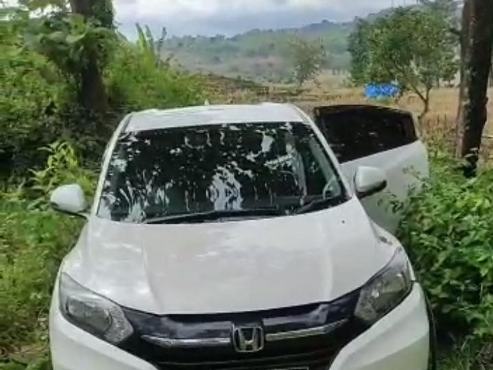 Mobil yang nyasar di Hutan Tambakromo, Pati.