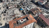 Sejak itu, pemerintah meningkatkan kode desain seismik Turki secara signifikan pada 2008. Mereka juga memulai proyek transformasi perkotaan untuk mempersiapkan Turki menghadapi gempa selanjutnya. REUTERS/Emilie Madi.