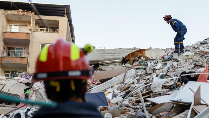 Lebih dari 28 ribu orang tewas akibat gempa dahsyat di Turki dan Suriah. Selain itu sekitar 6.000 hingga 7.000 bangunan runtuh dan rusak.