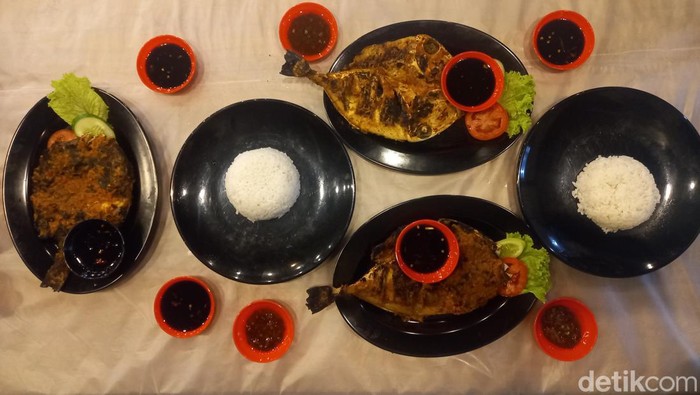 Olahan ikan bakar seafood di Restoran Laut Utara Subang.