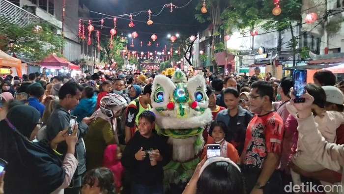 Perayaan Imlek di Kya-kya Kembang Jepun Surabaya