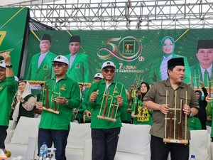 HUT Ke-50 PPP, Kader-Simpatisan Mainkan Musik Angklung Akbar di Bogor