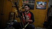 Saung angklung udjo tengah memproduksi puluhan ribu angklung untuk kebutuhan pemecahan rekor dunia bermain angklung bersama serta orkestra yang rencananya akan dilaksanakan pada awal tahun 2023.