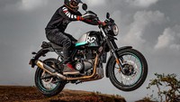 Namun mengingat PPnBM moge di Indonesia yang cukup tinggi dan penambahan instrumen biaya lainnya, harga Royal Enfield Scram 411 di Indonesia tentu tidak akan semurah di India. Secara global, Royal Enfield menjual Scram 411 lebih murah dari Himalayan. Di Indonesia, harga Himalayan mulai Rp 145 jutaan. Foto: dok. Royal Enfield India