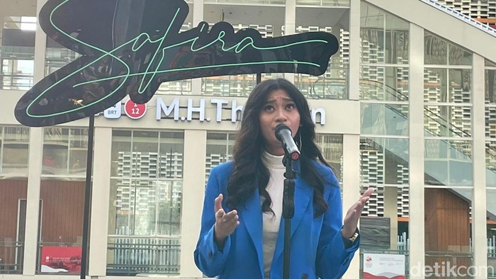 Penyanyi Safira