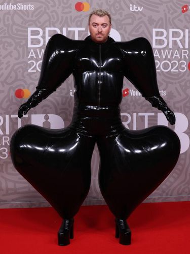 Sam Smith di BRIT Awards 2023.