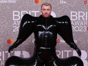 Sam Smith Pakai Baju Balon di BRIT Awards, Dikritik Tukang Cari Perhatian