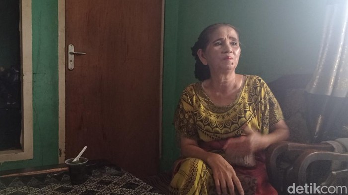 Titing saat berbincang tentang kerugiannya yang pernah dinyatakan meninggal dunia.