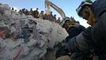 Aksi Relawan White Helmets, Ujung Tombak SAR Korban Gempa di Suriah
