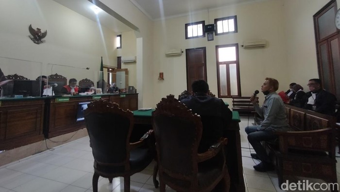 Arbi Nurandra Batubara saat di hadir di sidang