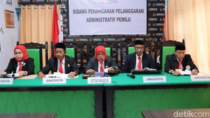 Badan Pengawas Pemilu (Bawaslu) Bone, Sulawesi Selatan (Sulsel) menggelar sidang putusan dugaan pelanggaran seleksi panitia pemungutan suara (PPS).