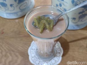 Cendol Panas Pak Sofyan, Cita Rasa yang Terjaga sejak Tahun 70-an