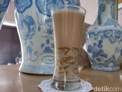 Nikmatnya Cendol Panas Pak Sofyan yang Melegenda di Siantar