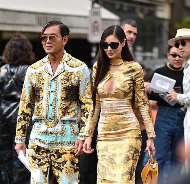 Seperti dikutip dari Eva vn, Stephen Hung dijuluki banyak orang sebagai miliarder jelek di Hong Kong. Sementara, Deborah seorang model dengan penampilan cantik, terlebih usianya 24 tahun lebih muda dari Stephen. Foto: dok. Instagram/@deborahhung