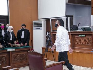 Ferdy Sambo Langsung Tinggalkan Ruang Sidang Usai Divonis Mati di Kasus Yosua