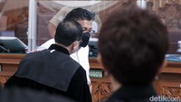 Sambo dinyatakan bersalah melanggar Pasal 340 KUHP juncto Pasal 55 ayat 1 ke-1 KUHP. Sambo juga dinyatakan bersalah melanggar Pasal 49 juncto Pasal 33 Undang-Undang nomor 19 Tahun 2016 tentang Informasi dan Transaksi Elektronik juncto Pasal 55 ayat 1 ke-1 KUHP.