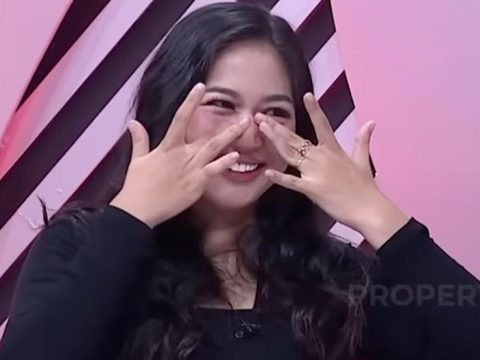 Eriska Alexander saat mengisi acara !nsert.