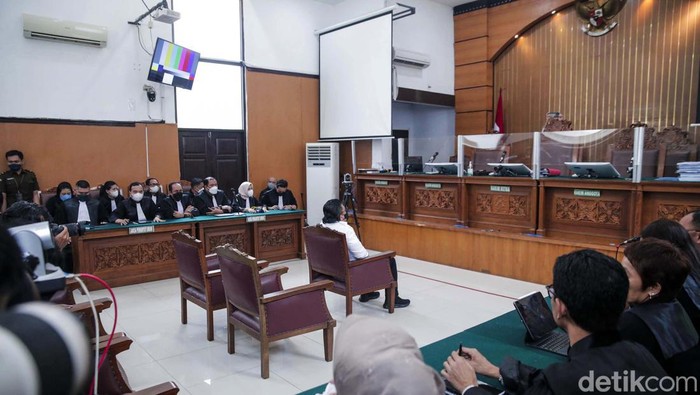Sidang vonis mantan Kadiv Propam Polri Ferdy Sambo di kasus pembunuhan Brigadir Yosua digelar di PN Jaksel, Senin (13/2/2023). Sambo mengikut sidang secara langsung.