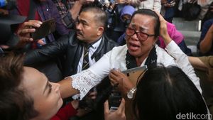 Tangis Ibu Yosua Pecah Usai Ferdy Sambo Divonis Mati