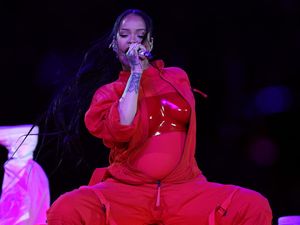 Panggung Epik Rihanna di Super Bowl Halftime Show 2023