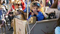 Tema Mystick Krewe of Barkus untuk parade tahunannya adalah Misi ke-30 Top Dogs: Barkus Datang untuk Menyelamatkan. Ini adalah anggukan untuk franchise Top Gun, dan juga menyoroti pentingnya penyelamatan hewan - yang telah dipromosikan oleh krewe selama tiga dekade.  