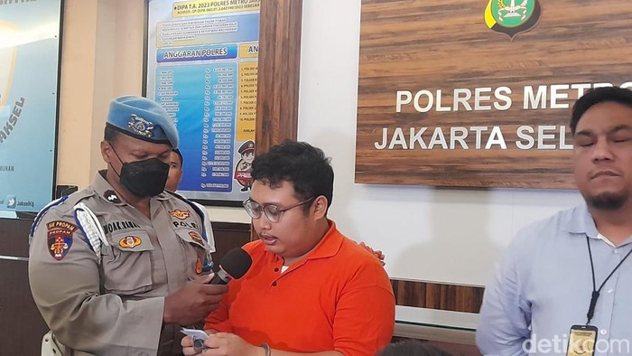 Giorgio Ramadhan, sopir Fortuner tersangka kasus perusakan mobil Brio di Jaksel.