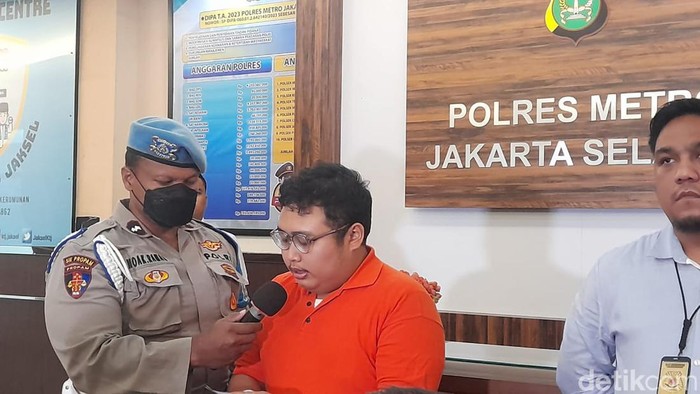 Giorgio Ramadhan, sopir Fortuner tersangka kasus perusakan mobil Brio di Jaksel.