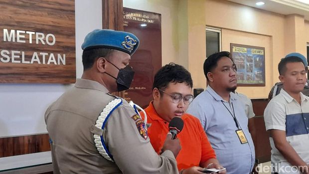 Giorgio Ramadhan, sopir Fortuner tersangka kasus perusakan mobil Brio di Jaksel.