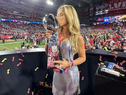 Potret Cantik Pewaris NFL yang Gaya Seksinya Jadi Viral di SuperBowl 2023