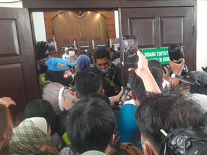 Jelang Sidang Vonis Sambo, Pengunjung Berebut Masuk ke Ruang Sidang