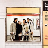 Saat ini Karin dan Jonathan diketahui tengah menghabiskan libur bersama ke Jepang. Tak hanya berdua, mereka juga pergi bersama beberapa temannya. Foto: Instagram/@narinkovilda