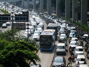 Ade Rai Bagikan Tips Atasi Stres saat Terjebak Macet, Sesimpel Atur Napas