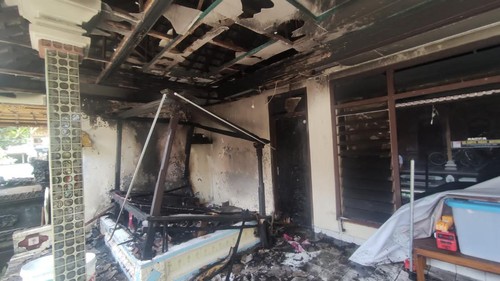 Kondisi rumah I Wayan Sadri, warga Banjar Carik Padang, Desa Nyambu, Kecamatan Kediri, Tabanan, Bali, seusai terbakar pada Senin (13/2/2023). (Foto: istimewa)