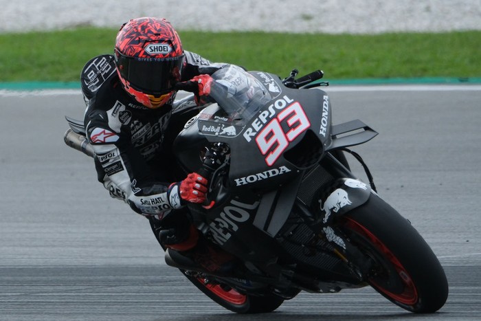 SEPANG, SELANGOR, MALAYSIA - FEBRUARY 12:  Marc Marquez of Spain Repsol and Honda Team rides during the Sepang MotoGP Official Test at Sepang International Circuit on February 12, 2023 in Sepang, Selangor, Malaysia. (Photo by How Foo Yeen/Getty Images)