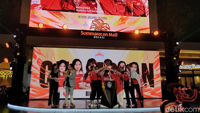 Mobile Legends Women's Invitational (MWI) 2023 akhirnya resmi berakhir. Bigetron Era membantai GPX Basreng di final, dan jadi juara MWI Mobile Legends 2023.
