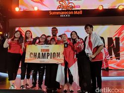 Momen Para Ladies Bigetron Era Angkat Piala MWI Mobile Legends 2023