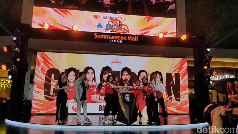 Mobile Legends Women's Invitational (MWI) 2023 akhirnya resmi berakhir. Bigetron Era membantai GPX Basreng di final, dan jadi juara MWI Mobile Legends 2023.