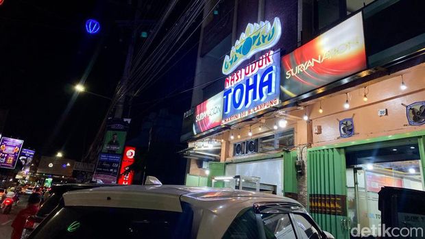 Nasi Uduk Toha, tempat makan nasi uduk paling populer di Lampung.