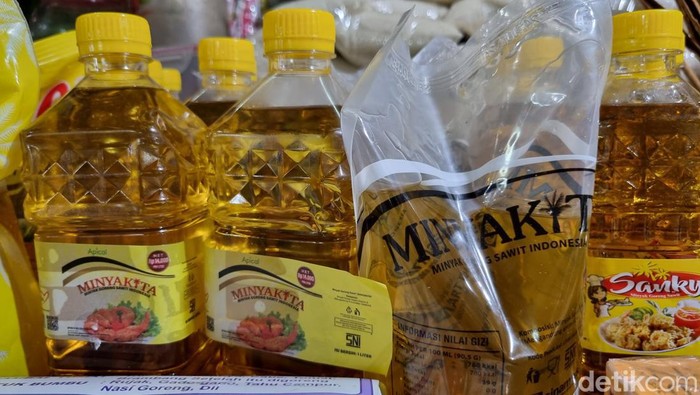Pedagang Minyakita di Surabaya