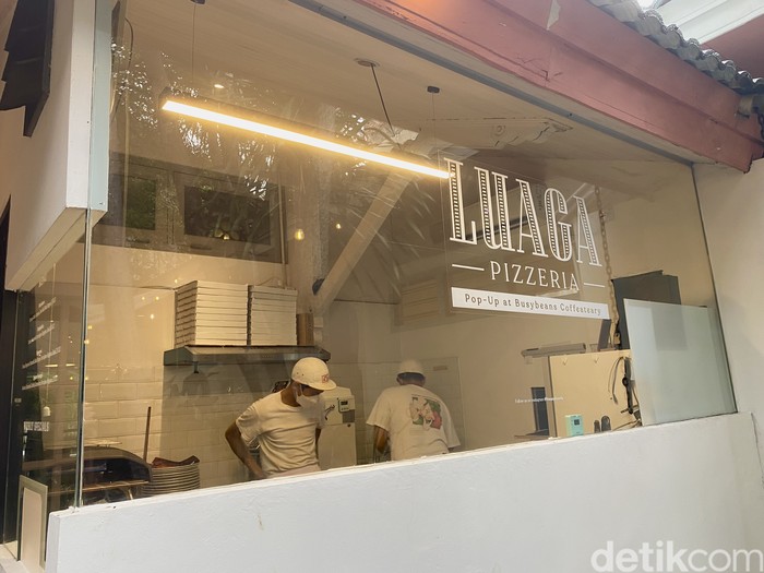 Pizza Klasik Luaga Pizzeria, tempat makan pizza klasik ala Italia