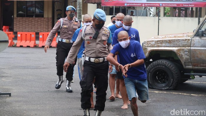 Polisi tetapkan enam orang tersangka pembunuhan di Gumuk Pasir Parangtritis, Bantul, Senin (13/2/2023).