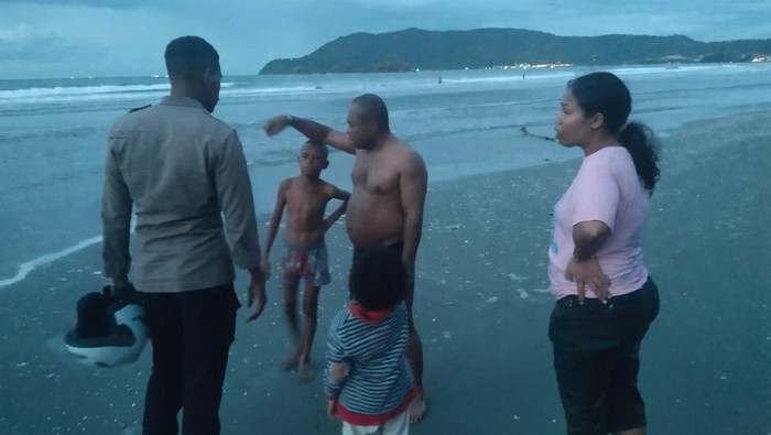 Pria ditemukan tewas di Pantai Holtekamp Jayapura.