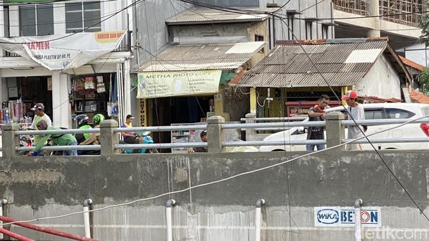 Proyek Jembatan Jatijajar, Depok, Jawa Barat (Jabar) ditargetkan rampung besok. Begini kondisi terkininya. (Devi Puspitasari/detikcom)