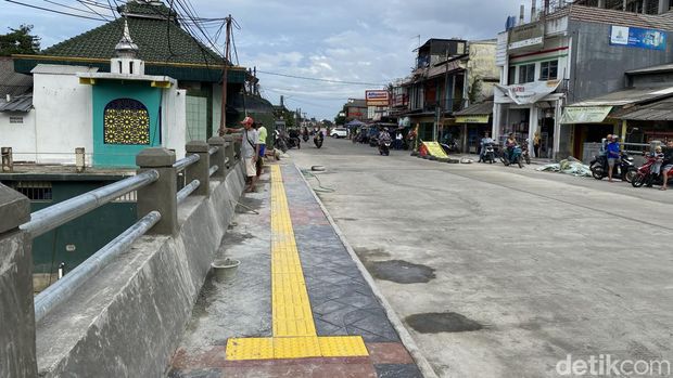 Proyek Jembatan Jatijajar, Depok, Jawa Barat (Jabar) ditargetkan rampung besok. Begini kondisi terkininya. (Devi Puspitasari/detikcom)