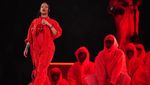 Rihanna Membara di Super Bowl, Tampil dalam Kondisi Hamil
