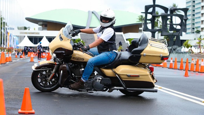 Safety & Skill, Coaching & Contest oleh Garrison Motoforge