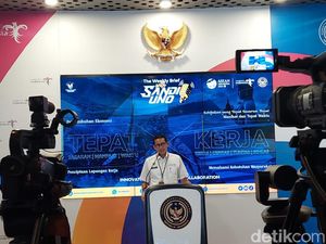 Viral Singa Senggol Mobil Pengunjung, Sandiaga: Ingat, Ini Habitat Singa